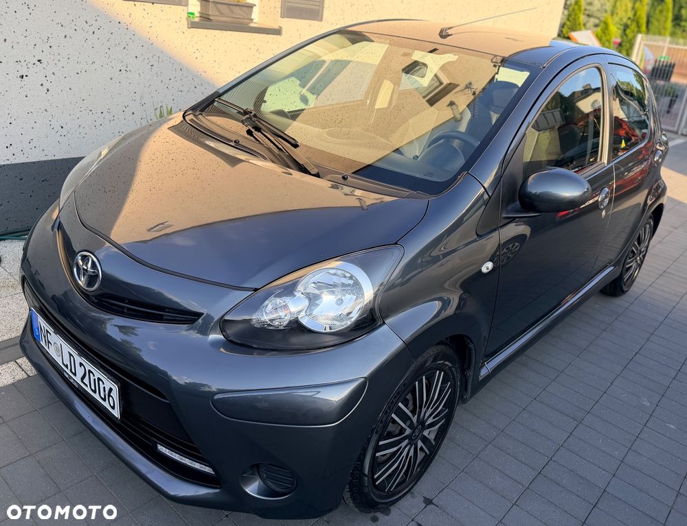 Toyota Aygo x-play - 4