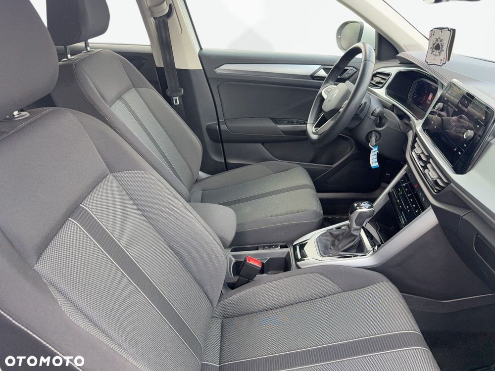 Volkswagen T-Roc - 13