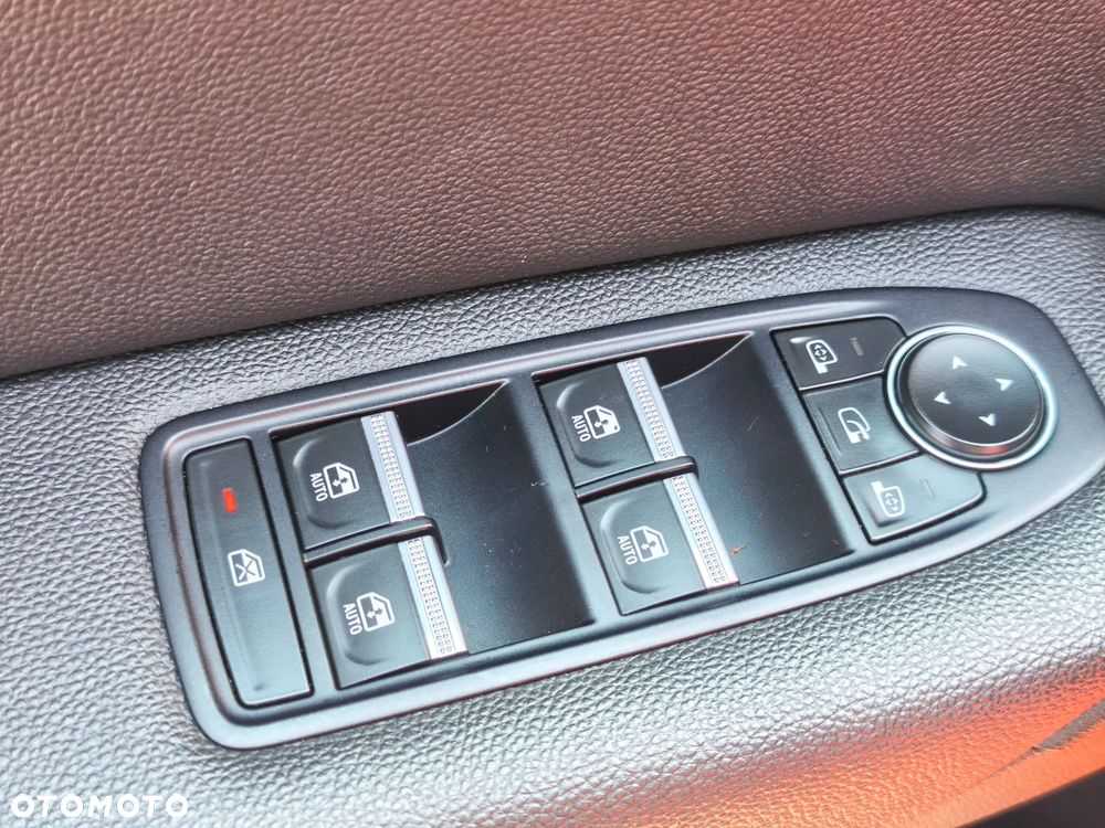 Renault Captur TCe 140 EDC GPF INTENS - 22