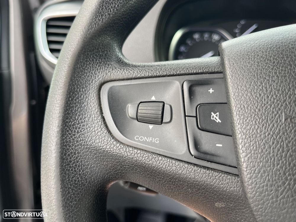 Opel Vivaro 2.0 CDTI 6 lugares Versão Longa - 41