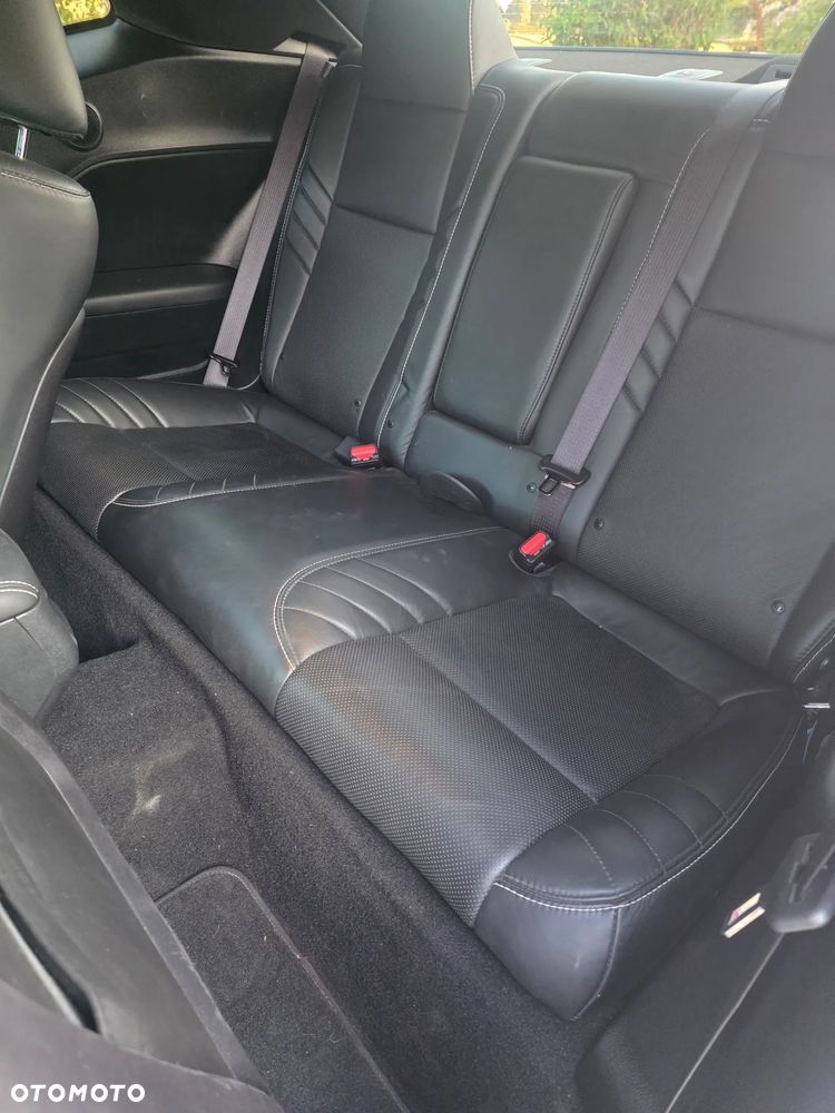 Dodge Challenger 6.2 Hellcat - 12