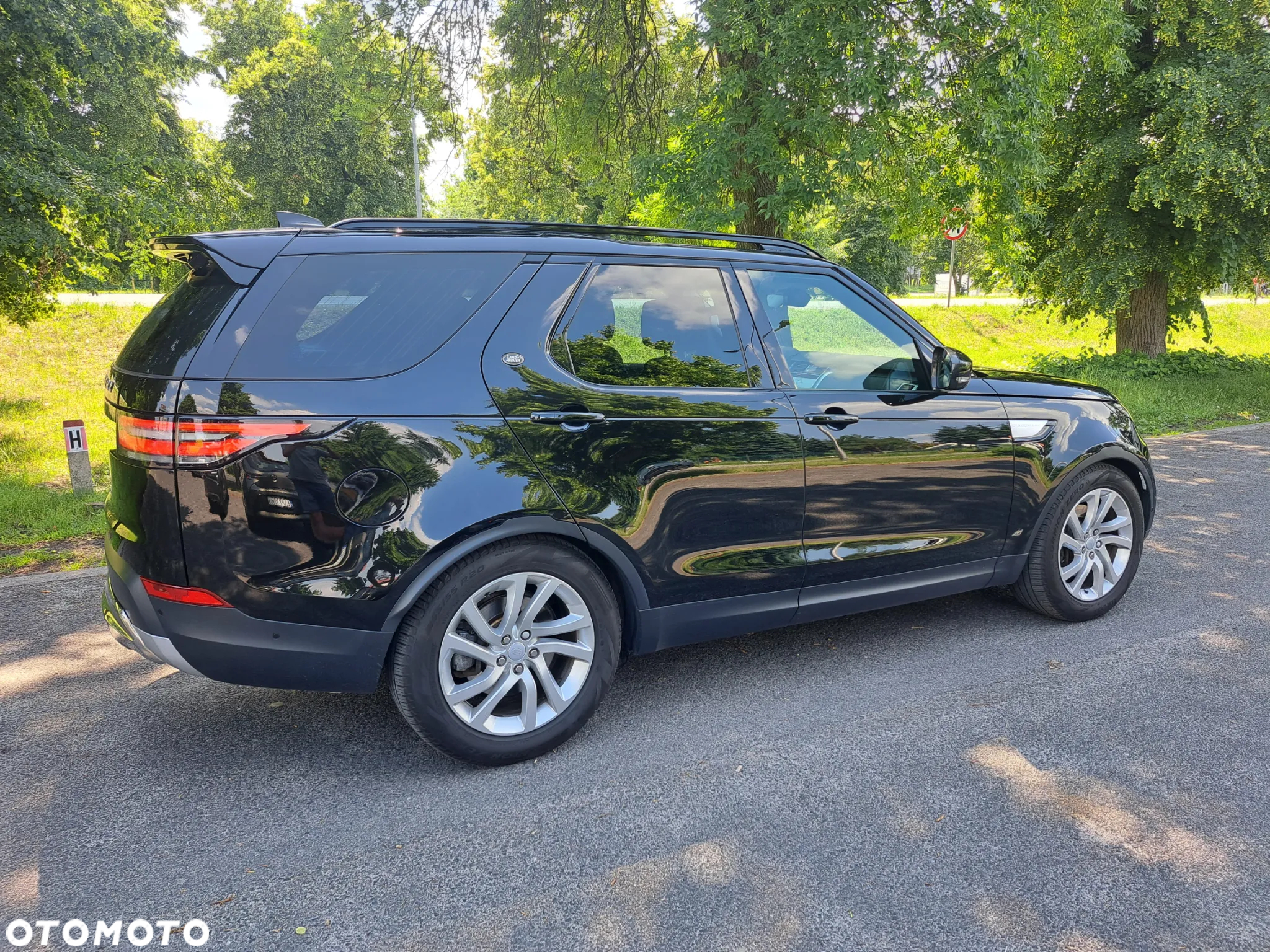 Land Rover Discovery V 2.0 TD4 HSE Luxury - 11