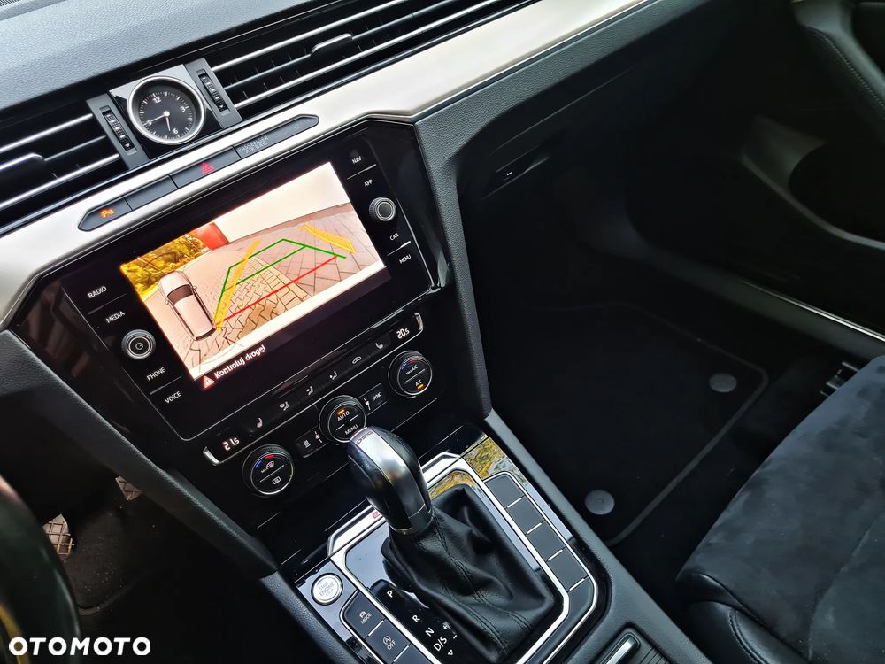 Volkswagen Passat 2.0 TDI Bi-Turbo BMT 4Mot Highline DSG - 23