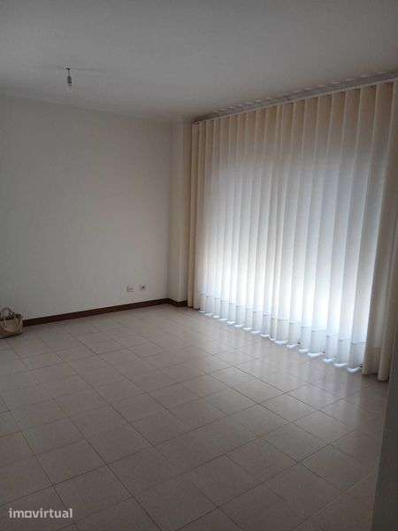 Aluga-se apartamento T2 - Grande imagem: 5/10