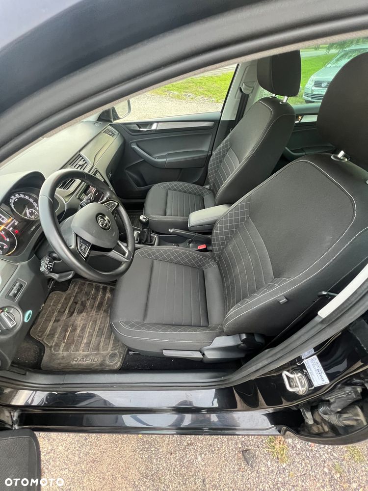 Skoda RAPID - 18