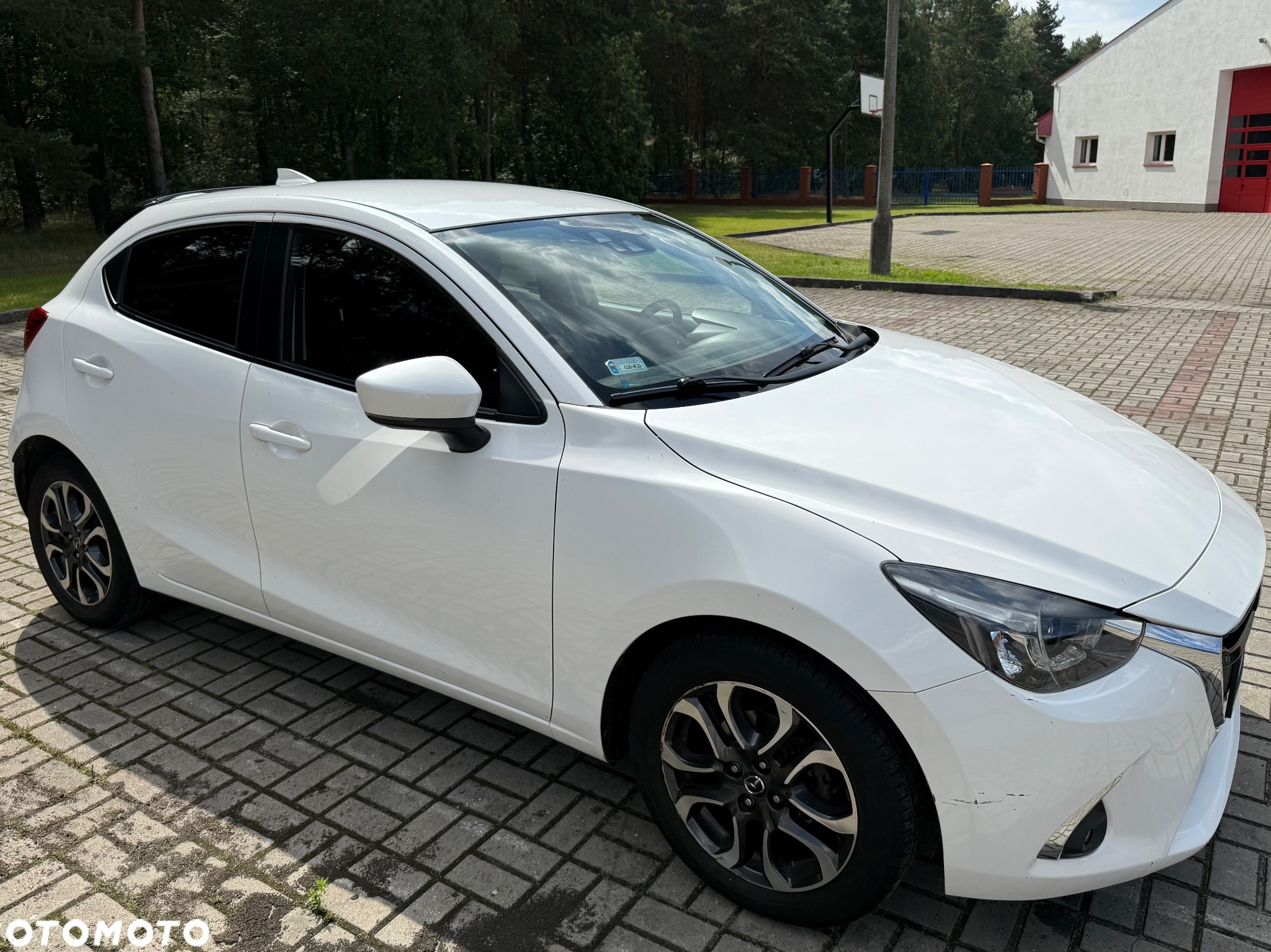 Mazda 2 - 4
