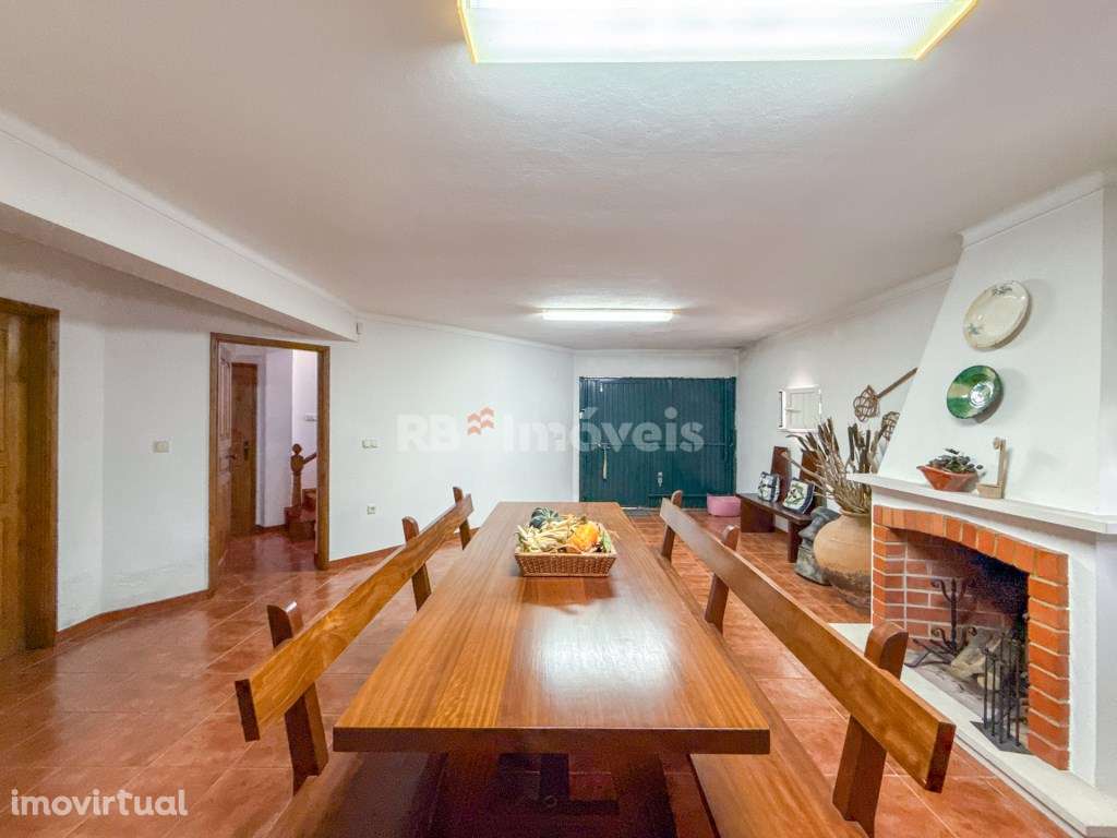 Moradia T4 c/ Tertúlia, Garagem e Jardim, no Entroncamento - Grande imagem: 4/60