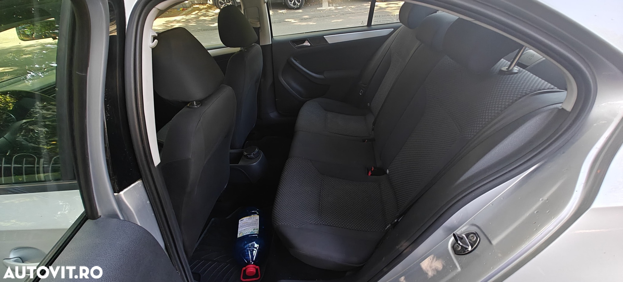 Volkswagen Jetta 1.6 TDI DPF Trendline - 9