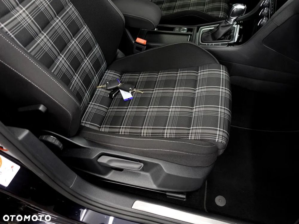 Volkswagen Golf VII 2.0 TDI BMT GTD DSG - 13
