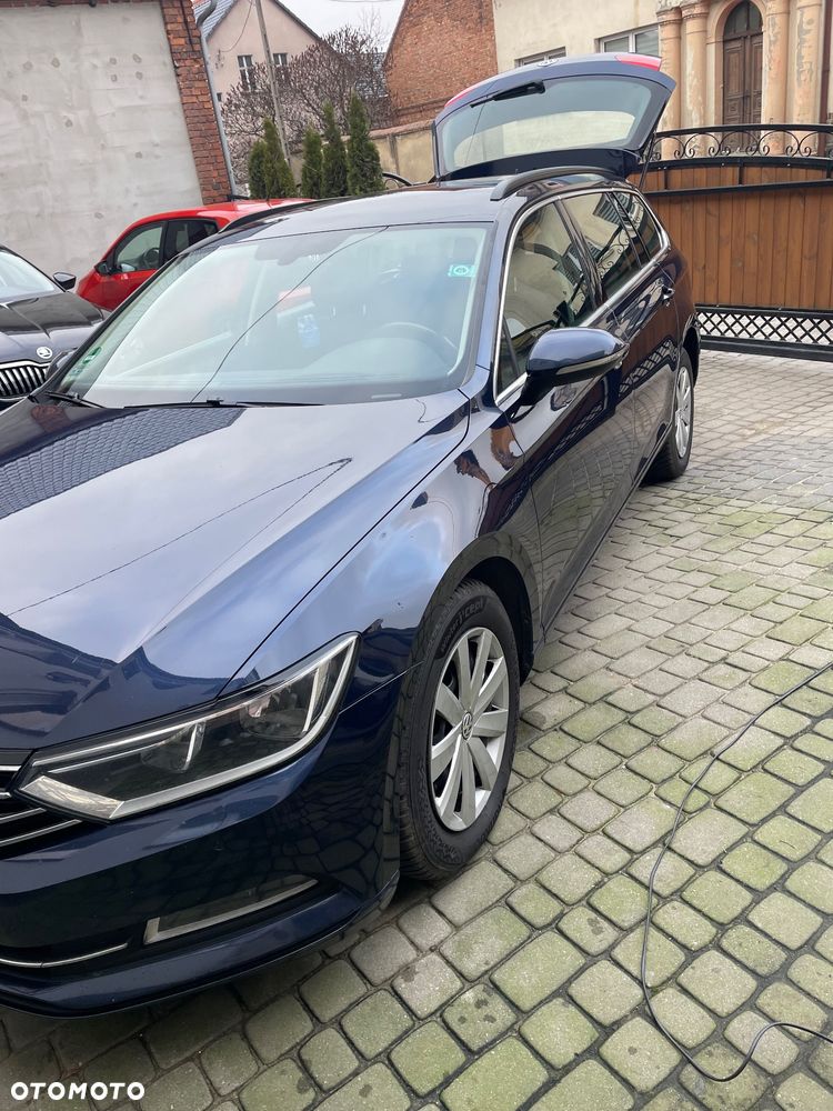 Volkswagen Passat - 11