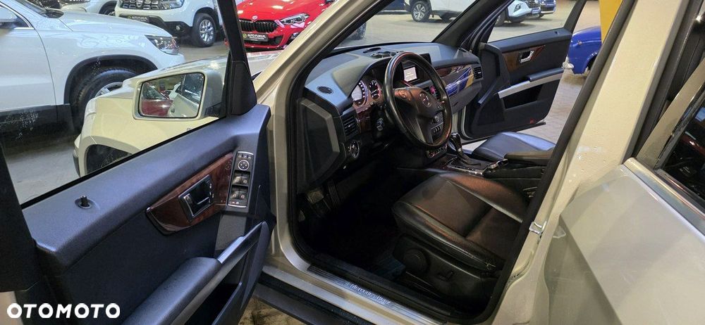 Mercedes-Benz GLK - 11