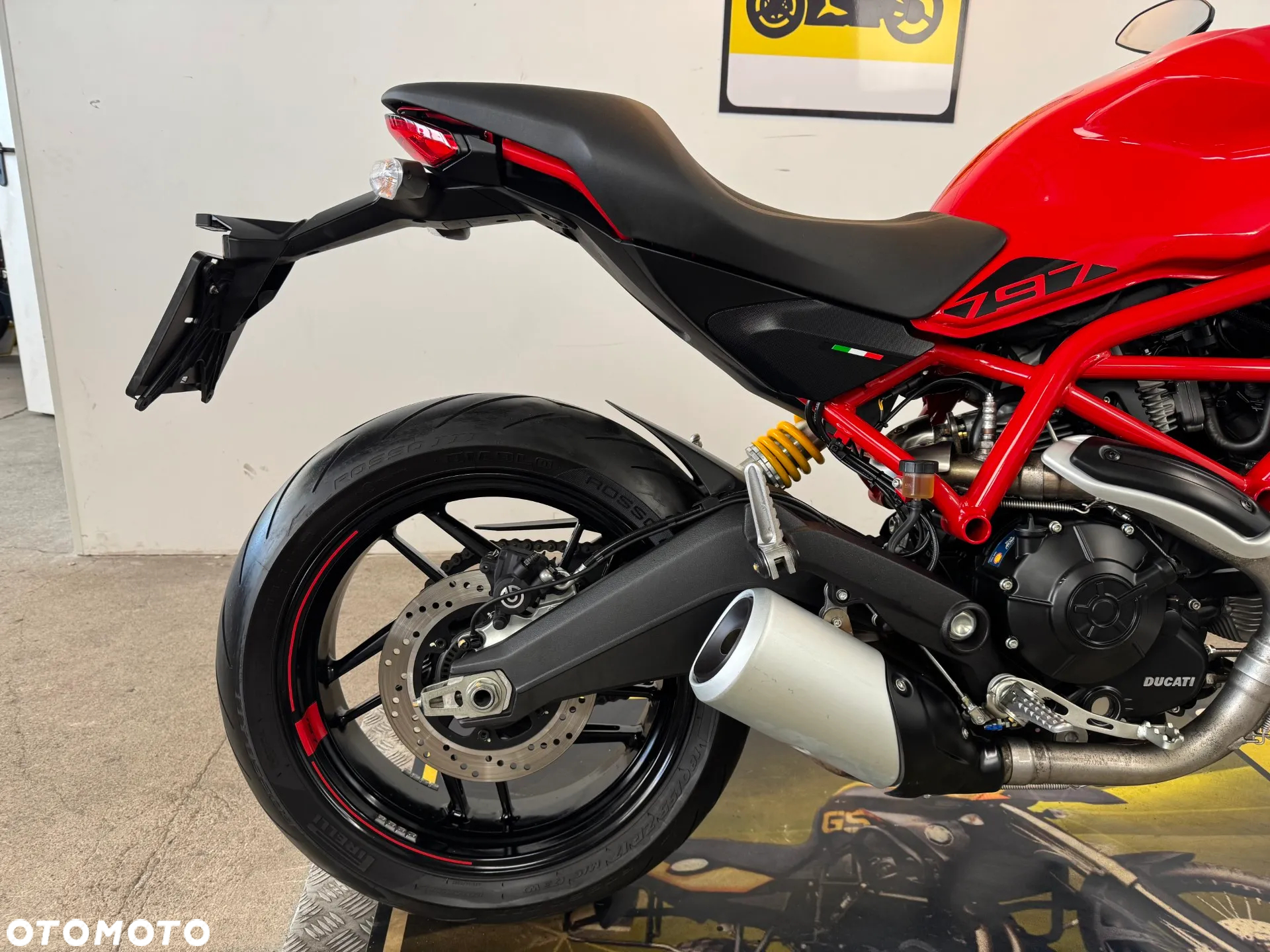 Ducati Monster - 16