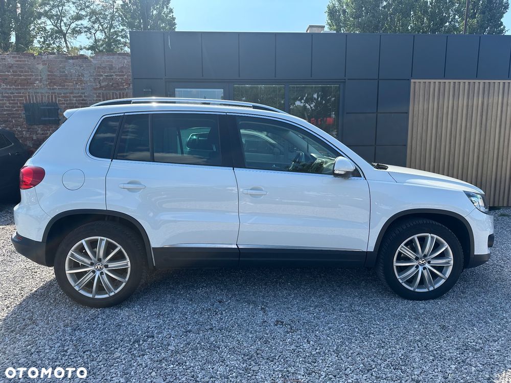 Volkswagen Tiguan 2.0 TDI DPF 4Motion BlueMotion Technology Exclusive - 25