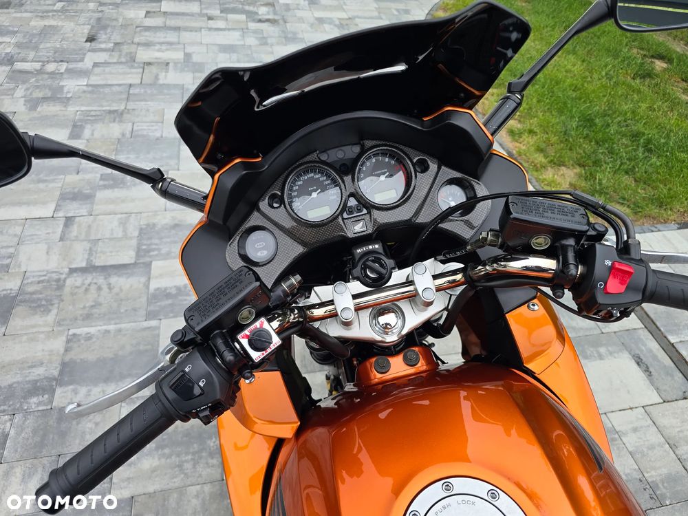 Honda CBF - 8
