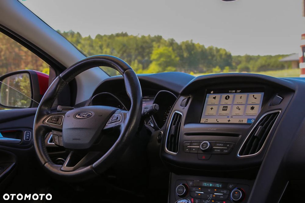 Ford Focus 1.5 EcoBlue Start-Stopp-System ST-LINE DESIGN - 23