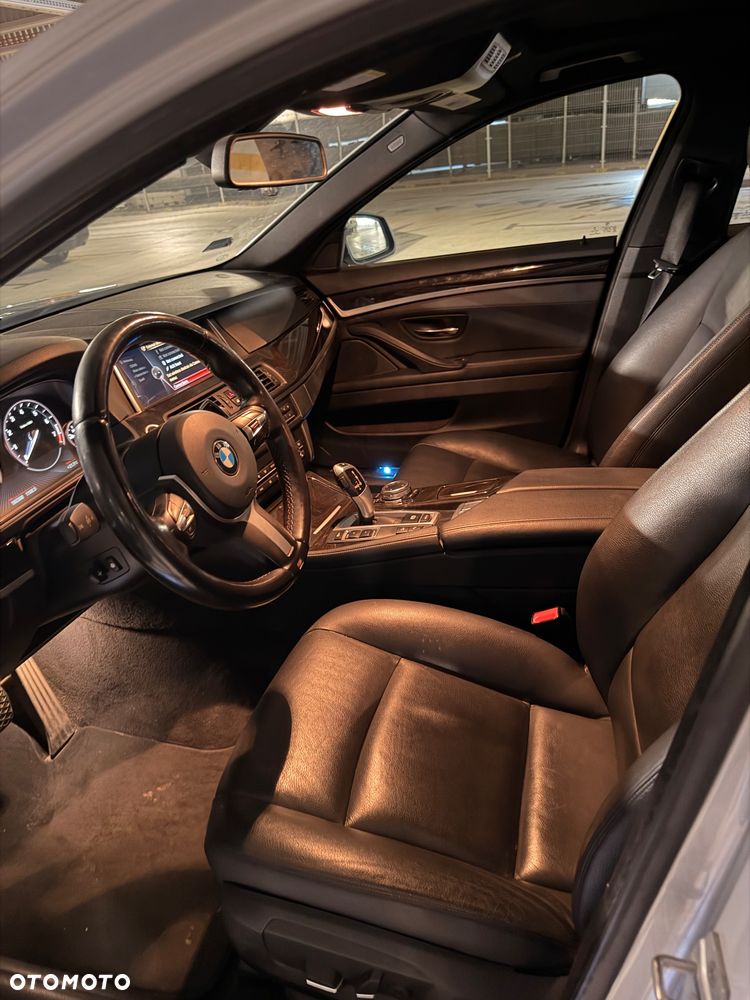 BMW Seria 5 528i xDrive - 8