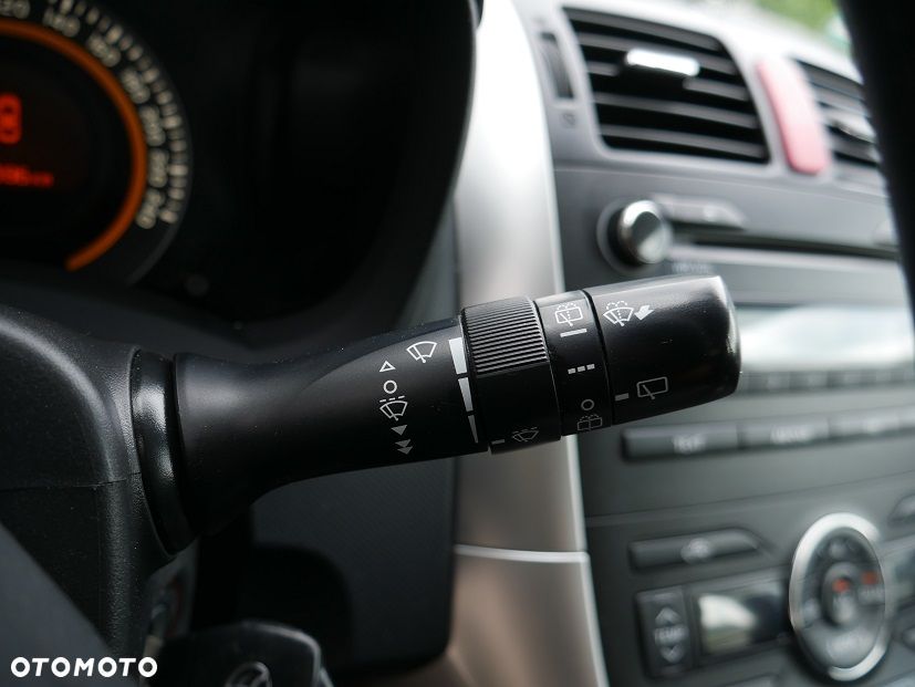 Toyota Auris 1.6 Executive - 24