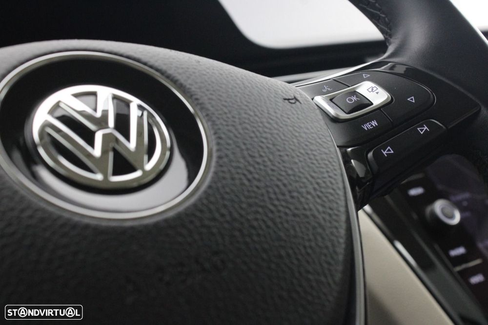 VW Passat Variant 2.0 TDI Highline DSG - 13