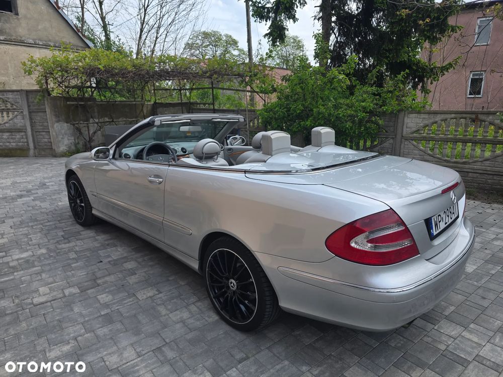 Mercedes-Benz CLK - 11