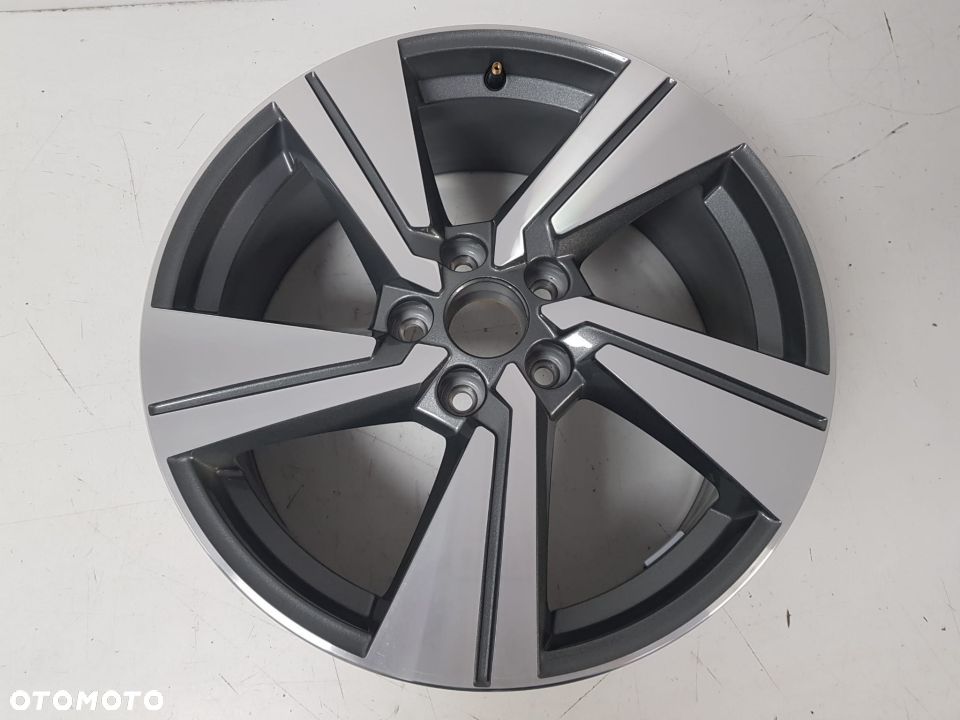 FELGA ALUMINIOWA AUDI Q2 7.0 x 18 5x112 ET 45 81A601025G - 1