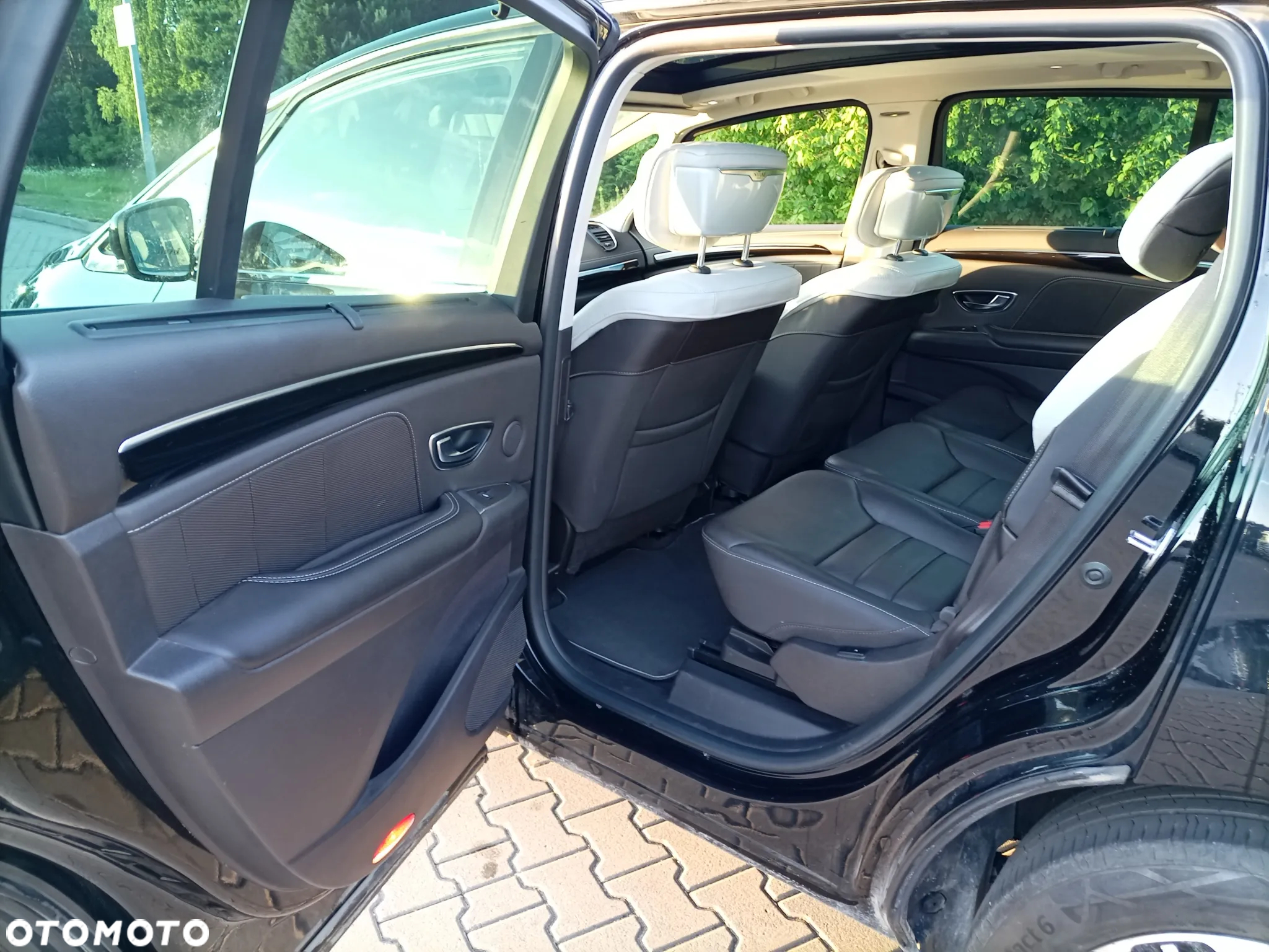 Renault Espace 1.6 dCi Energy Initiale Paris EDC - 13