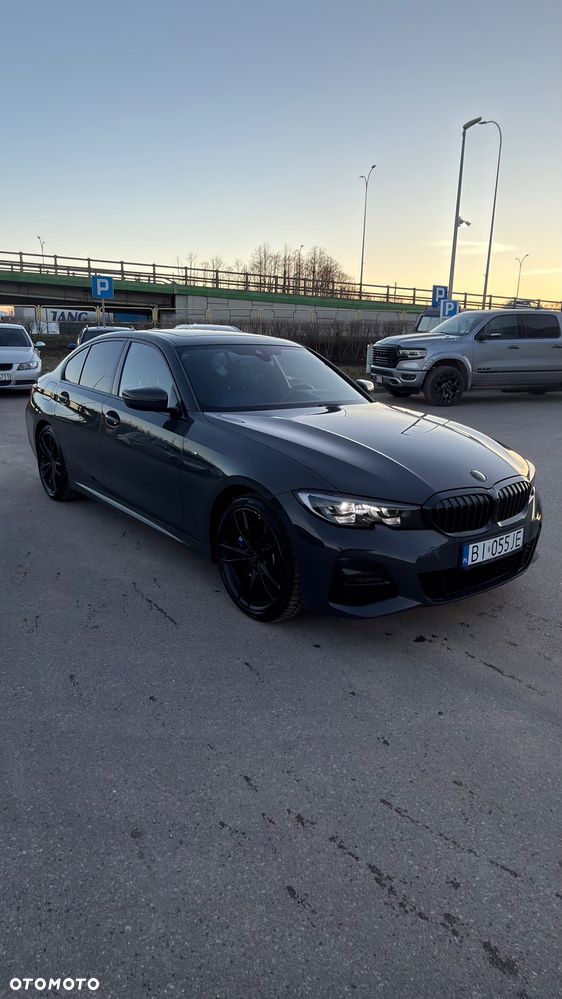 BMW Seria 3 330i xDrive - 29