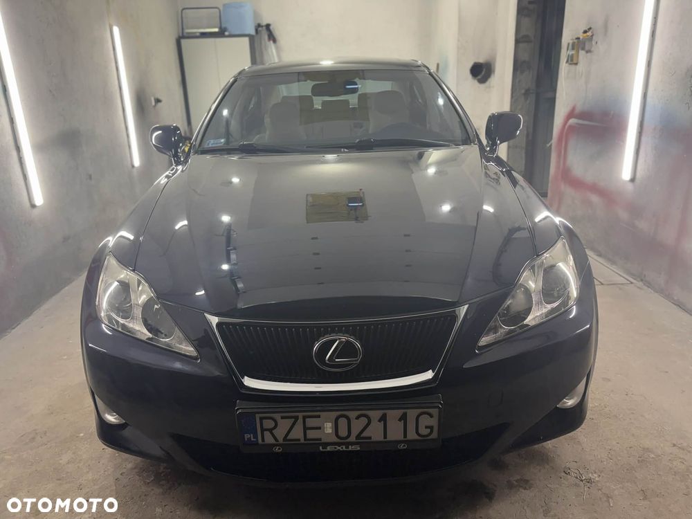Lexus IS - 6