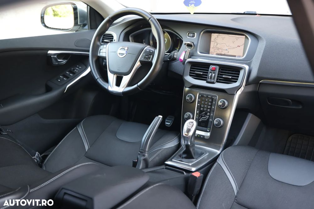 Volvo V40 D2 94g Summum - 18