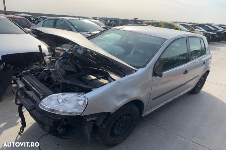 Lampa stop dreapta pe aripa Volkswagen VW Golf 5  [din 2003 pana  2009] seria Hatchback 5-usi 1.9 T - 2