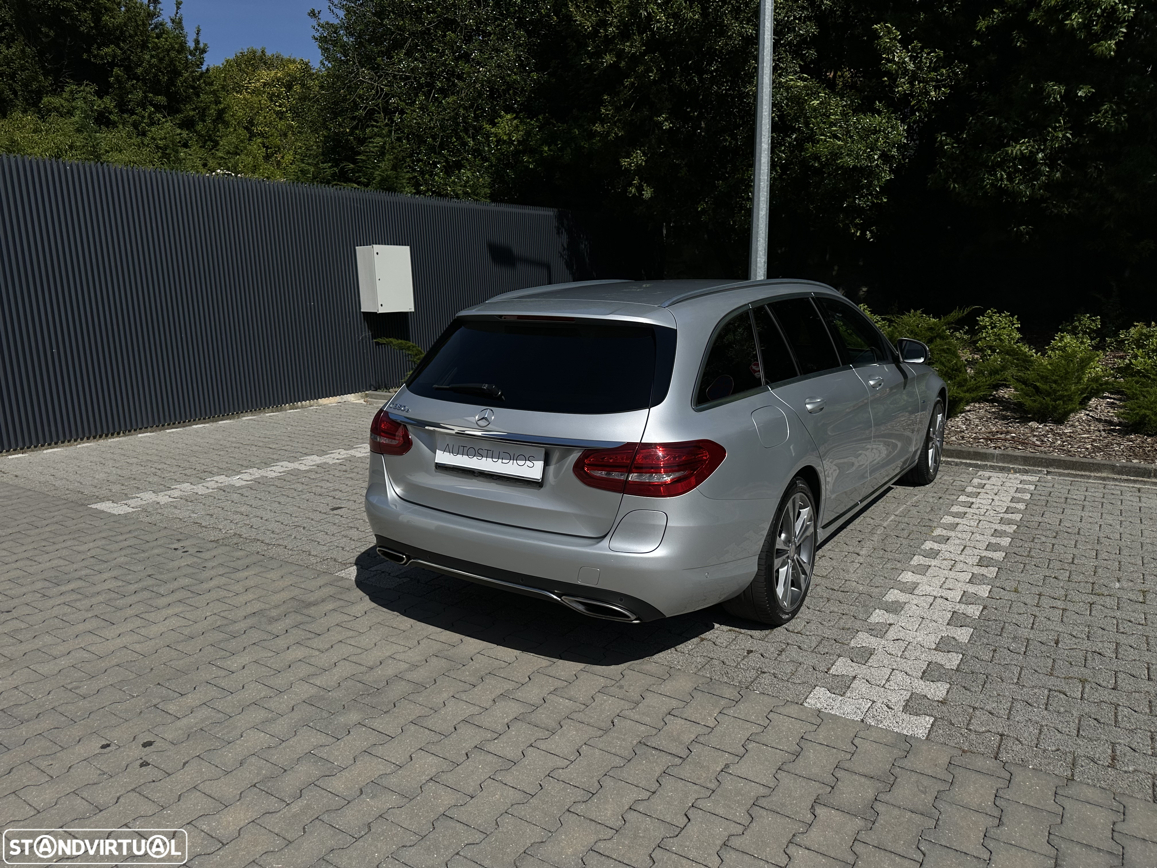 Mercedes-Benz C 350 e - 23