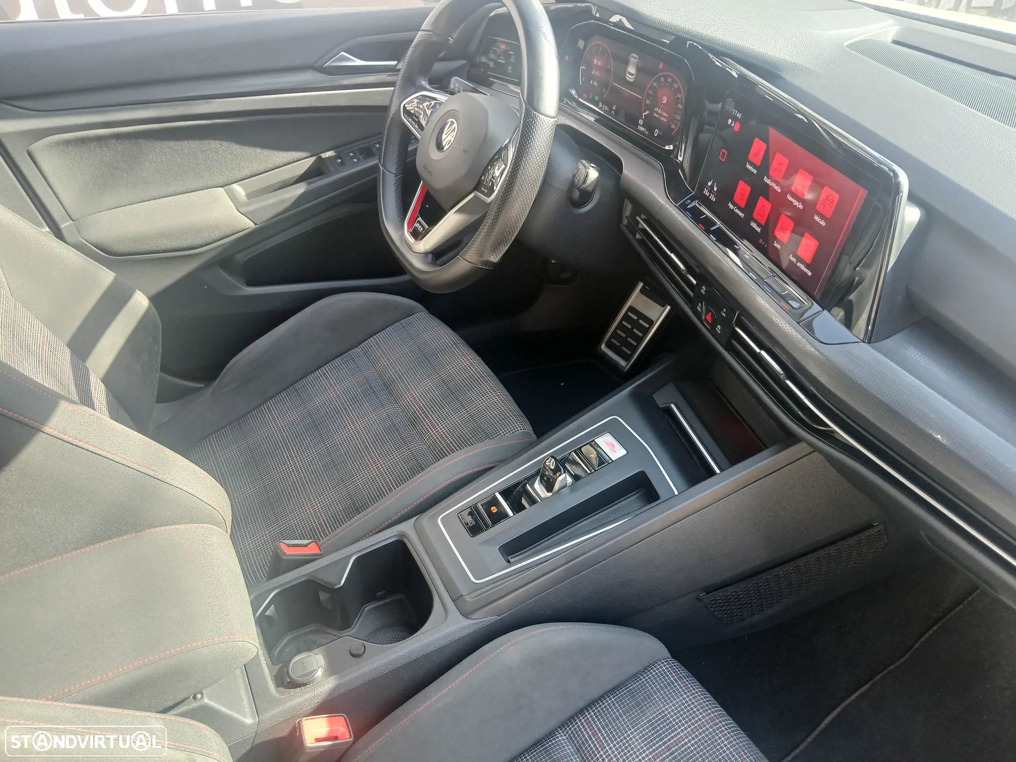 VW Golf 2.0 TSI GTI DSG Performance - 30