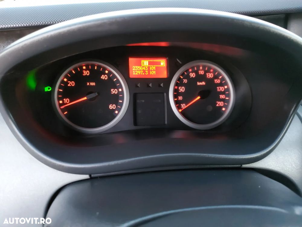 Renault Trafic - 19