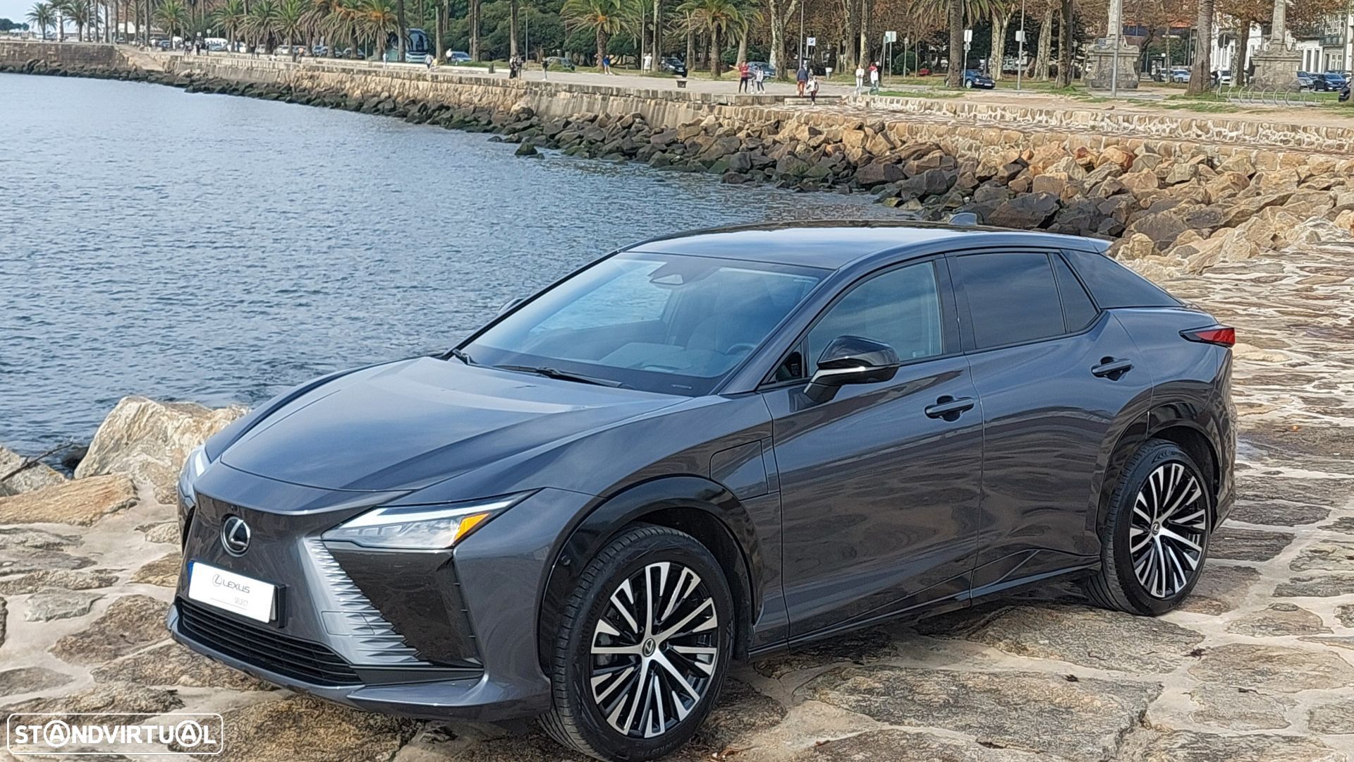Lexus RZ 450e Luxury - 1