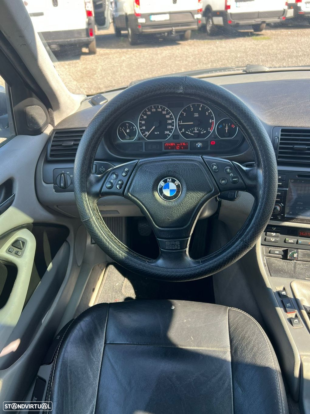 BMW 318 i Touring - 17