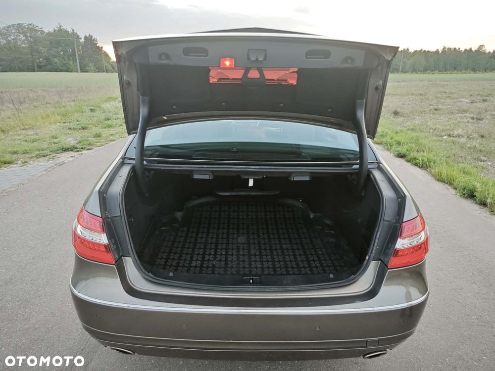 Mercedes-Benz Klasa E 350 CDI BlueEff Avantgarde - 2