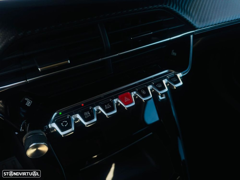 Peugeot 2008 1.2 PureTech Allure Pack EAT8 - 24
