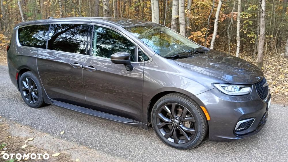 Chrysler Pacifica - 1