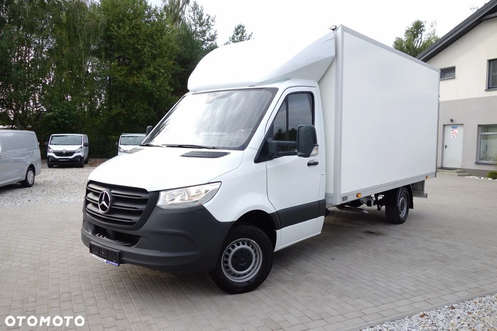 Mercedes-Benz Sprinter 3.0 Bluetec Automat 319  Kontener + Winda 750 kg. - 31