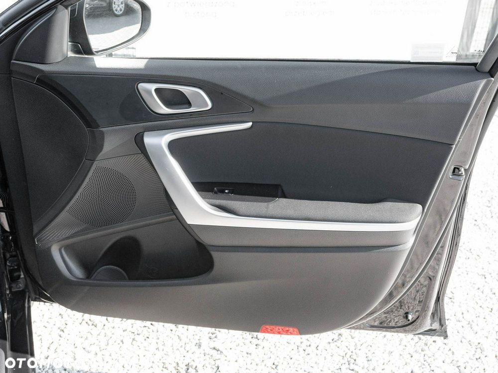 Kia Ceed 1.5 T-GDI M DCT - 29