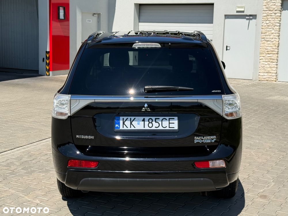 Mitsubishi Outlander 2.0 4WD Plus - 5