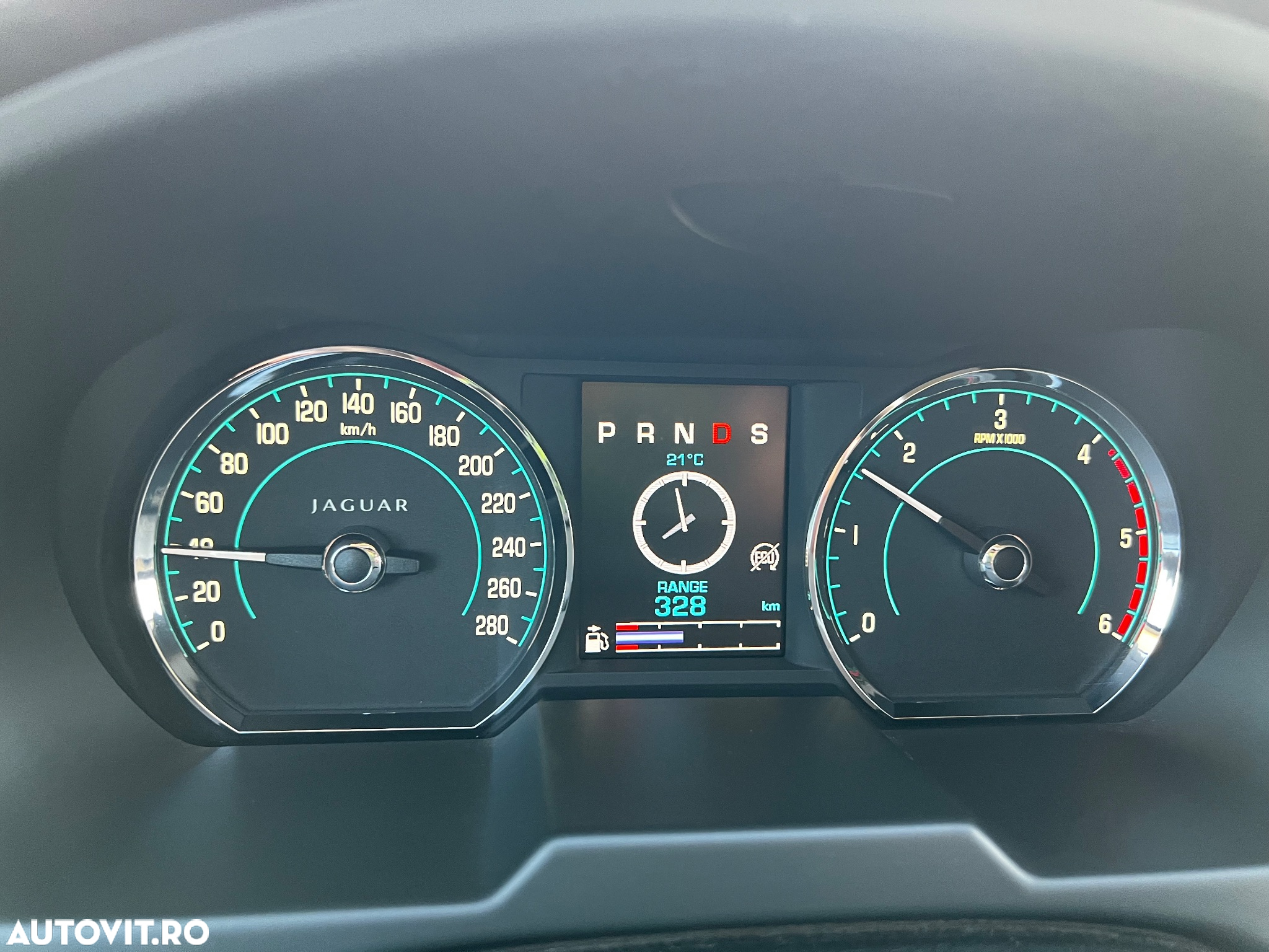 Jaguar XF 2.2D Luxury - 12