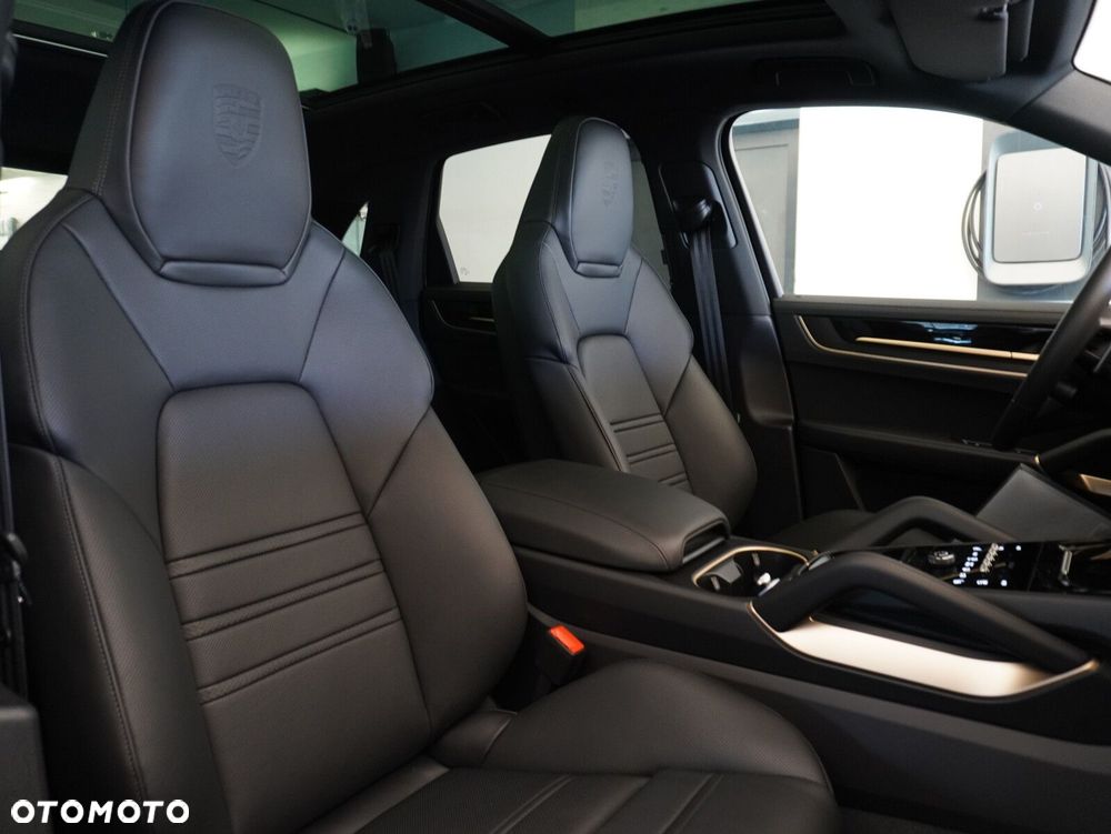 Porsche Cayenne E-Hybrid PHEV Black Edition - 32