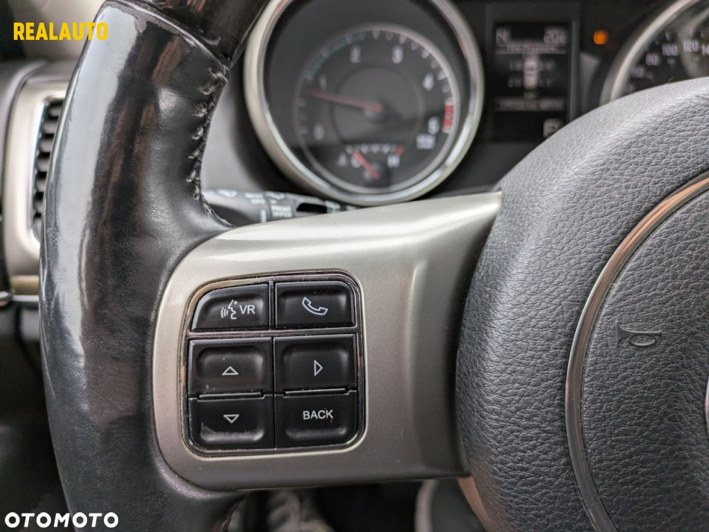 Jeep Grand Cherokee - 13