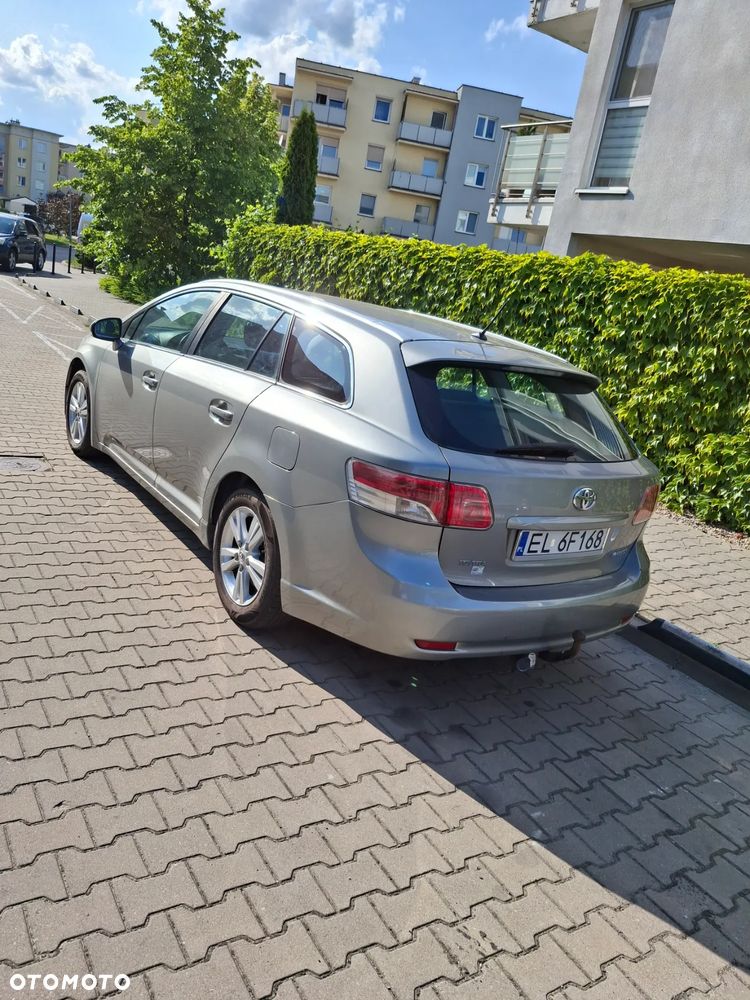 Toyota Avensis 1.8 Sol - 8
