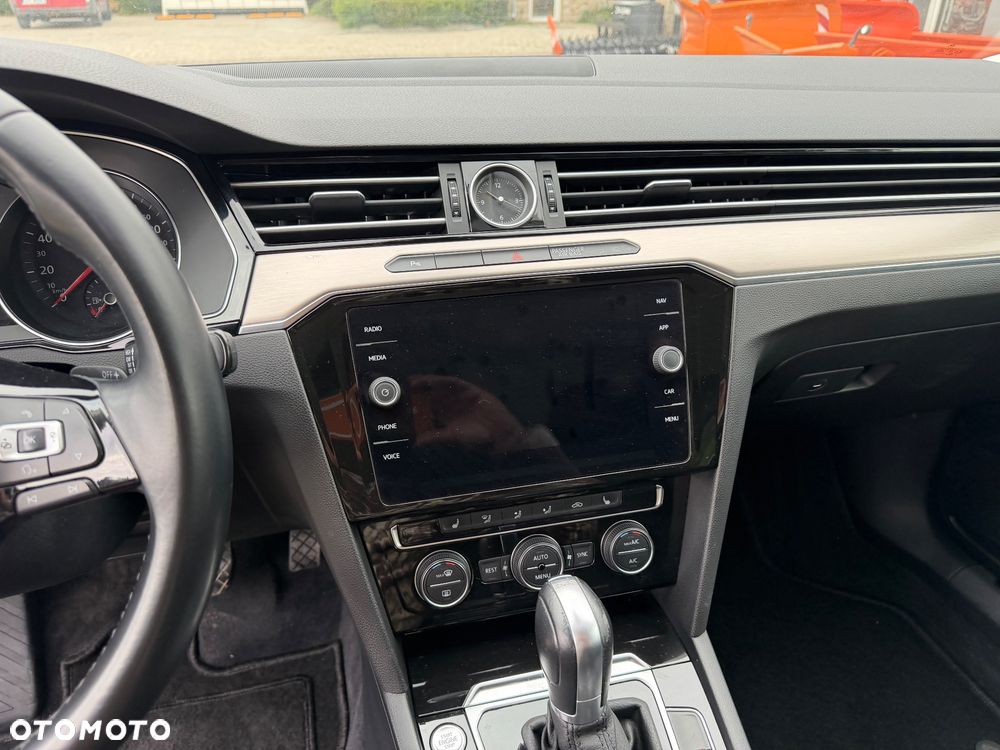 Volkswagen Passat 2.0 TSI BMT Highline DSG - 25
