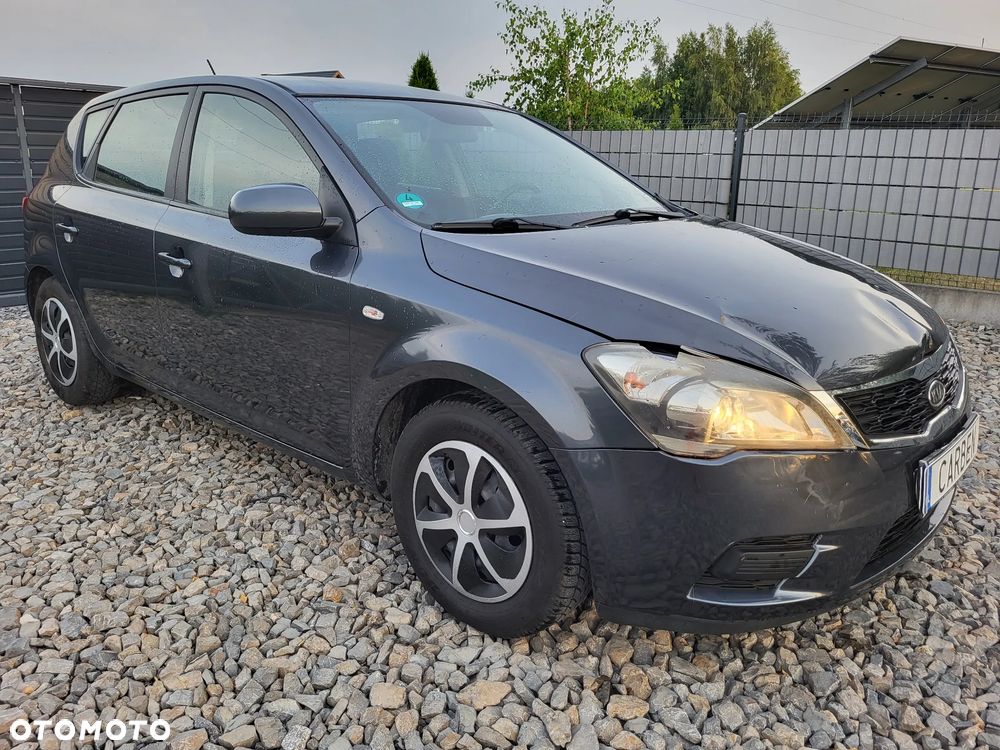 Kia Ceed 1.4 Comfort + - 6