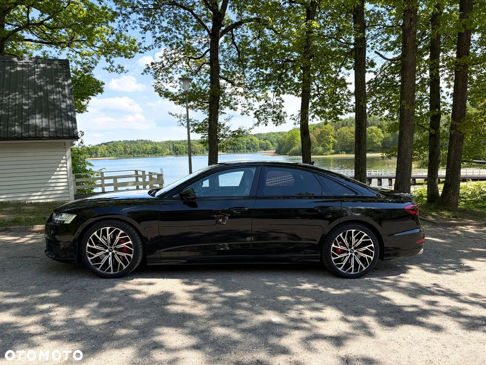 Audi S8 - 11