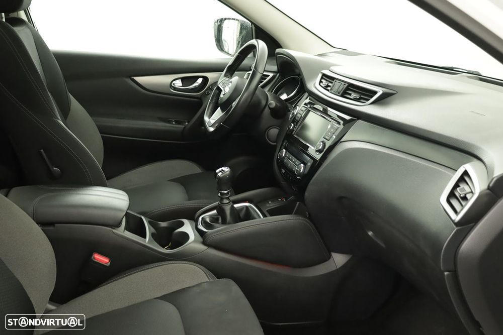Nissan Qashqai 1.3 DIG-T N-Connecta J18 - 11
