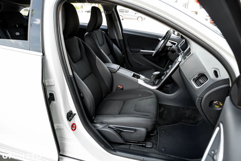 Volvo V60 - 25