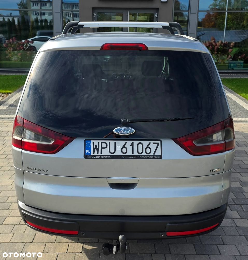 Ford Galaxy - 8